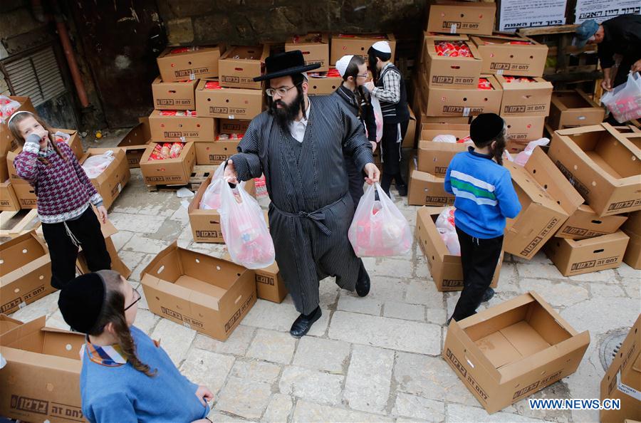 MIDEAST-JERUSALEM-SHABBAT-PREPARATION