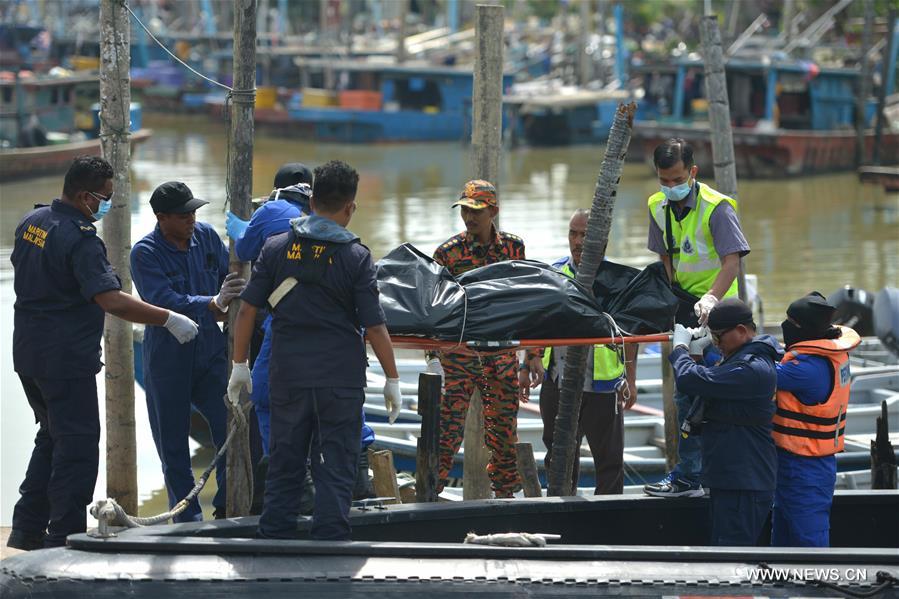 MALAYSIA-MALACCA STRAIT-VESSEL-CAPSIZED-RESCUE-BODY