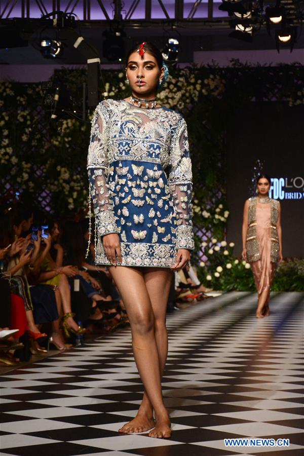 PAKISTAN-LAHORE-FASHION WEEK