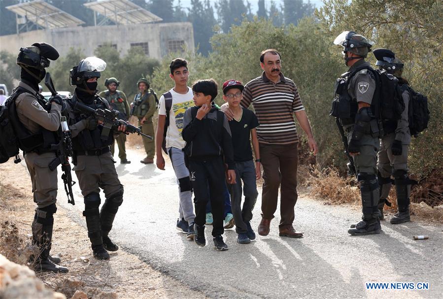 MIDEAST-NABLUS-CLASH-SCHOOL