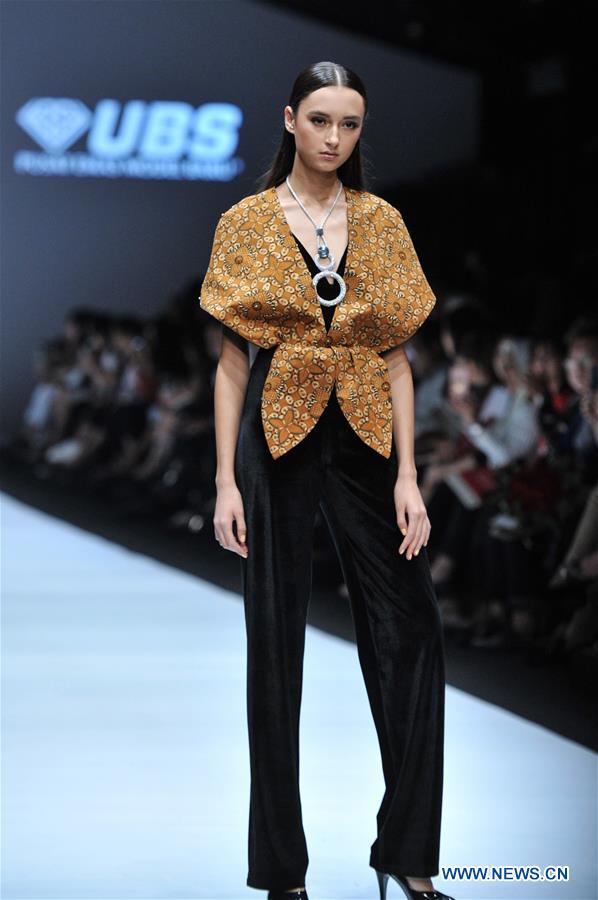 INDONESIA-JAKARTA-FASHION WEEK-SINUDARSONO