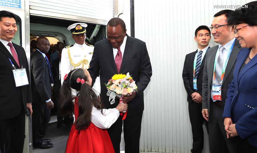 CHINA-SHANGHAI-CIIE-KENYA-PRESIDENT-ARRIVAL (CN)