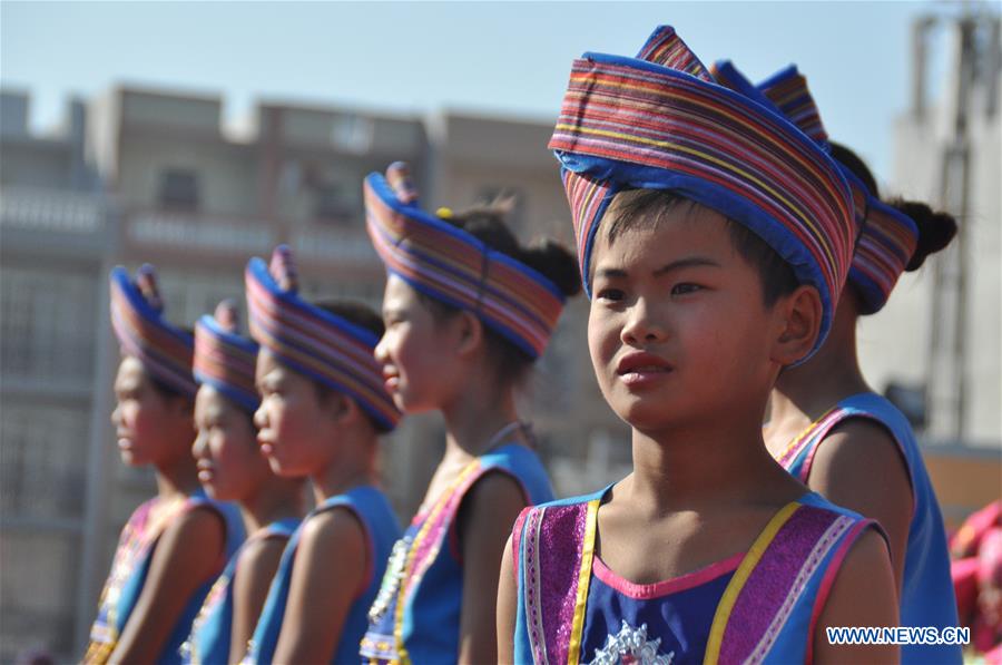 CHINA-GUANGXI-ETHNIC GROUP-COSTUMES (CN)