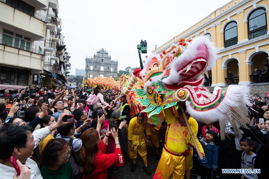 CHINA-MACAO-SPRING FESTIVAL-CELEBRATION-DRAGON DANCE (CN)