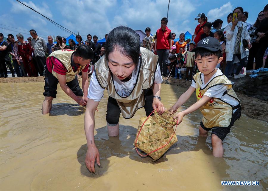 CHINA-ZHEJIANG-MAY DAY HOLIDAY-COUNTRYSIDE (CN)