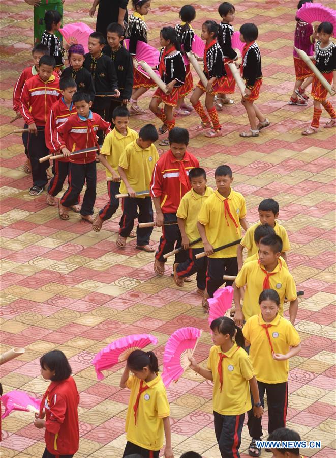 (SP)CHINA-YUNNAN-MANGSHI-MUNAO DANCING