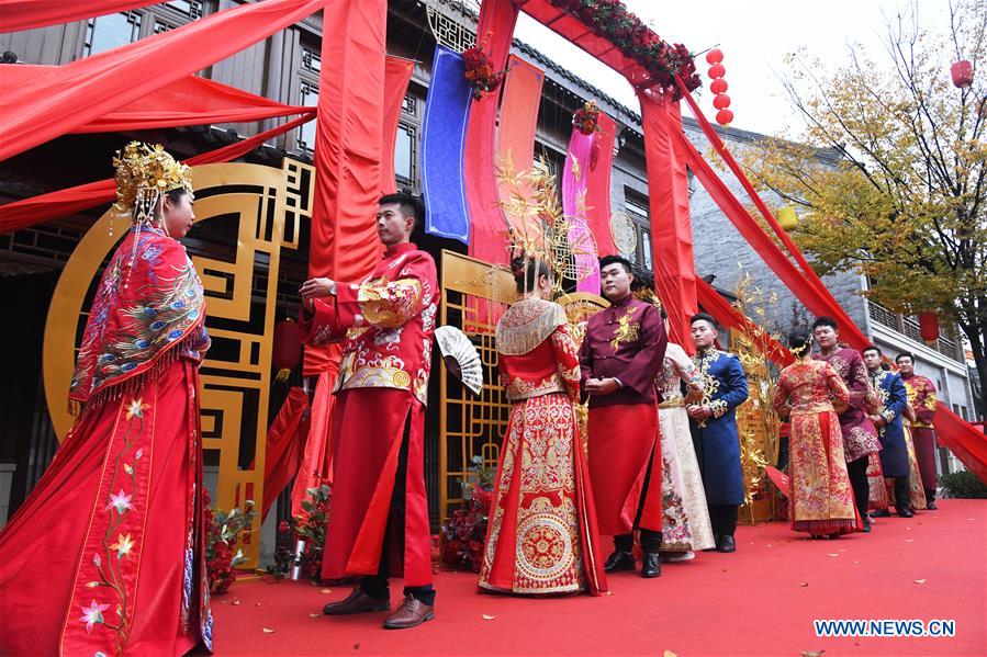 CHINA-SHANDONG-QINGDAO-TRADITIONAL GROUP WEDDING (CN)