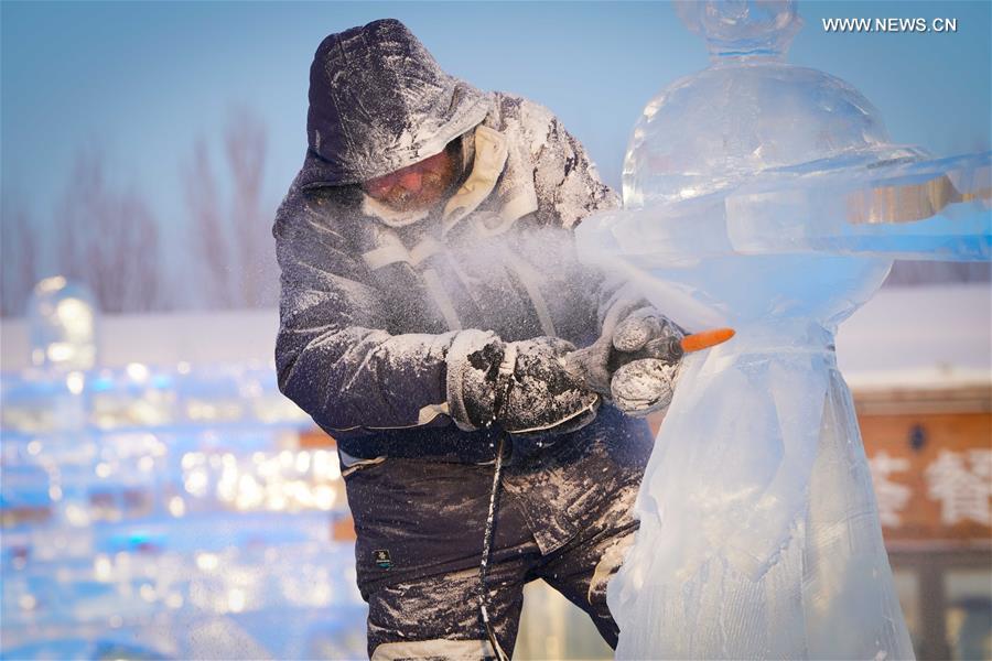 CHINA-HEILONGJIANG-HARBIN-ICE SCULPTURE-CHAMPIONSHIP(CN)