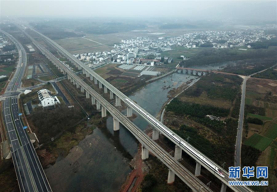 （新華全媒頭條·圖文互動(dòng)）（18）中國道路越走越寬廣——社會(huì)主義中國實(shí)踐啟示錄