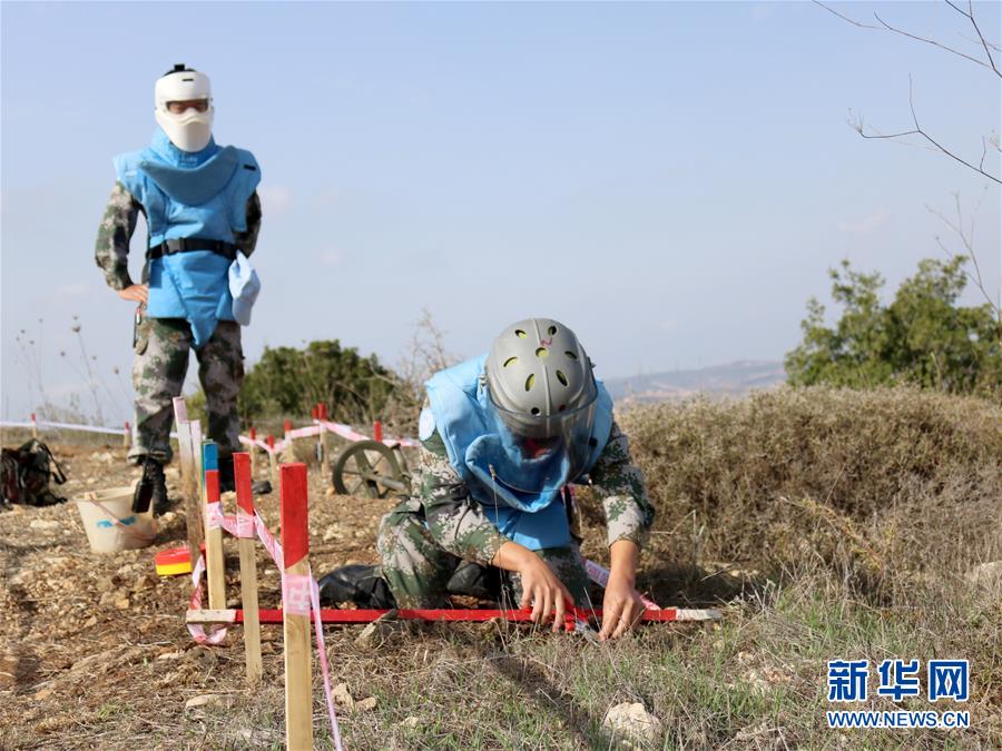 （新華全媒頭條·圖文互動）（12）沿著中國特色強軍之路闊步前進——黨中央、中央軍委領(lǐng)導(dǎo)推進國防和軍隊建設(shè)70年紀實