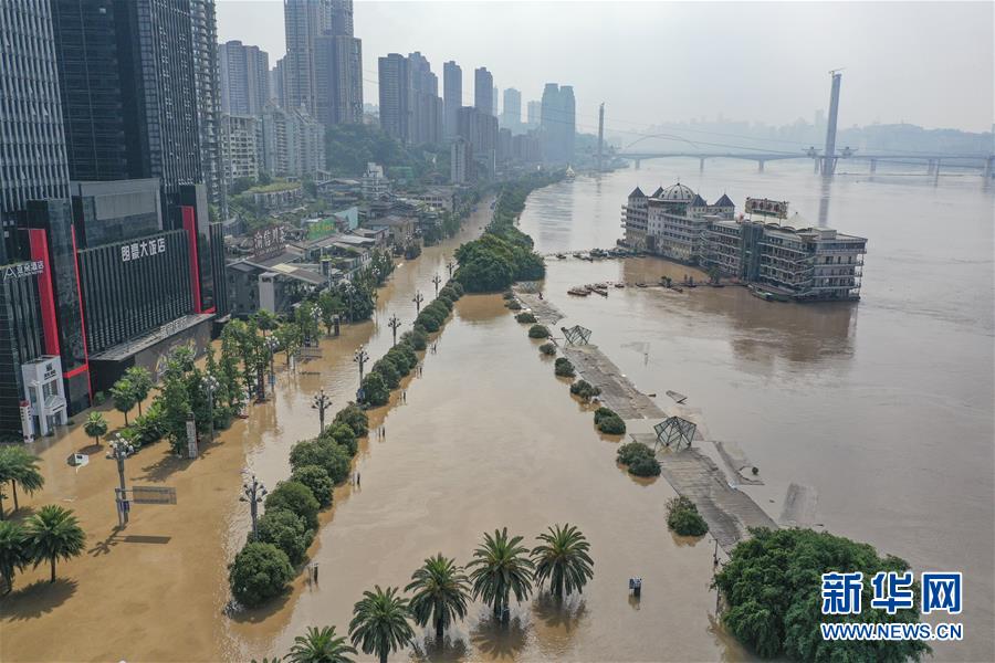 （防汛抗洪·圖文互動）（10）救援，在被洪水漫過的街巷之間——直擊重慶長江、嘉陵江抗洪一線