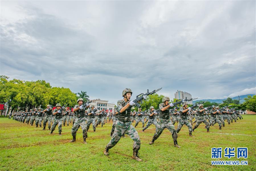 （在習(xí)近平強(qiáng)軍思想指引下·我們在戰(zhàn)位報(bào)告·圖文互動）（2）千里移防，鐵心跟黨走——南部戰(zhàn)區(qū)陸軍第75集團(tuán)軍某紅軍旅政治建軍、練兵備戰(zhàn)記事