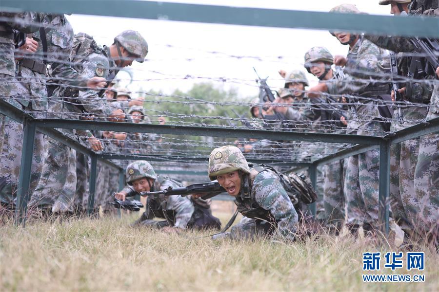 （在習(xí)近平強(qiáng)軍思想指引下·我們在戰(zhàn)位報(bào)告·圖文互動）（3）千里移防，鐵心跟黨走——南部戰(zhàn)區(qū)陸軍第75集團(tuán)軍某紅軍旅政治建軍、練兵備戰(zhàn)記事