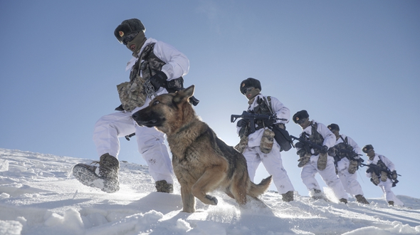 枕戈待旦，辭舊迎新——全軍部隊(duì)在練兵備戰(zhàn)中迎接新春佳節(jié)