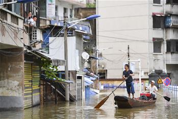 洪水來時(shí)，那暖心的民間救援